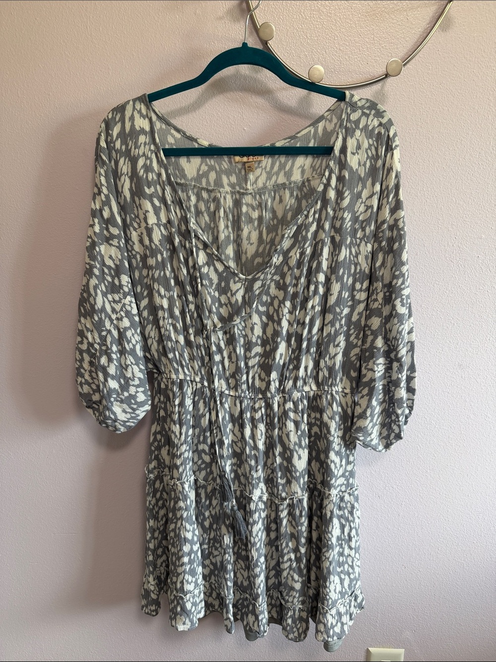 Gray & White Printed Tiered Women's Dress - Picture 2 of 12